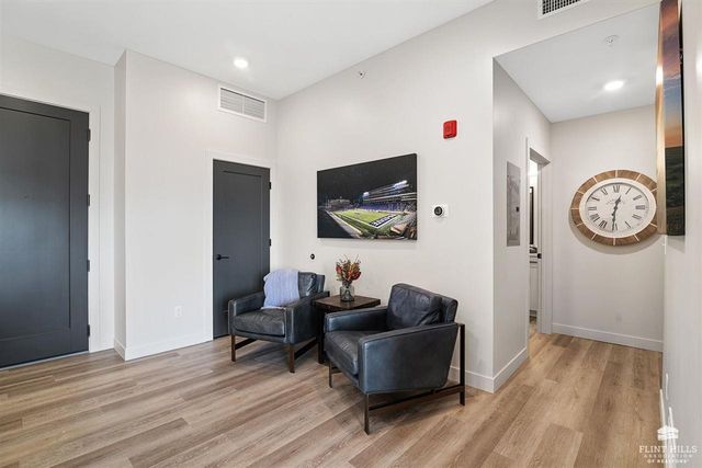 3010 Fieldhouse Cir Apt 106, Manhattan, KS 66503