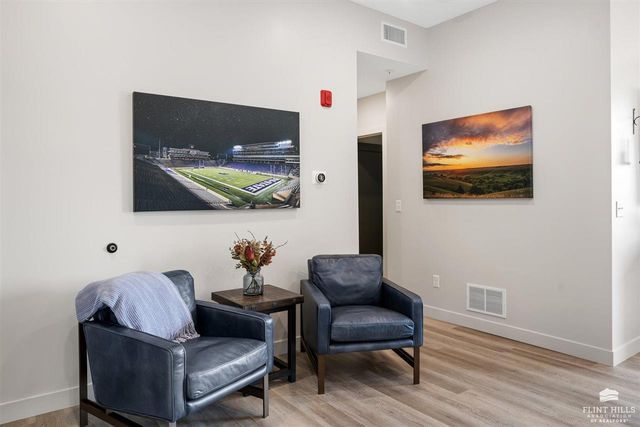 3010 Fieldhouse Cir Apt 106, Manhattan, KS 66503