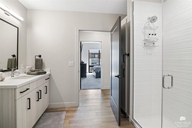 3010 Fieldhouse Cir Apt 106, Manhattan, KS 66503