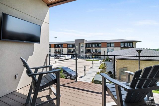 3010 Fieldhouse Cir Apt 106, Manhattan, KS 66503