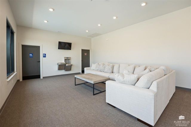 3010 Fieldhouse Cir Apt 106, Manhattan, KS 66503