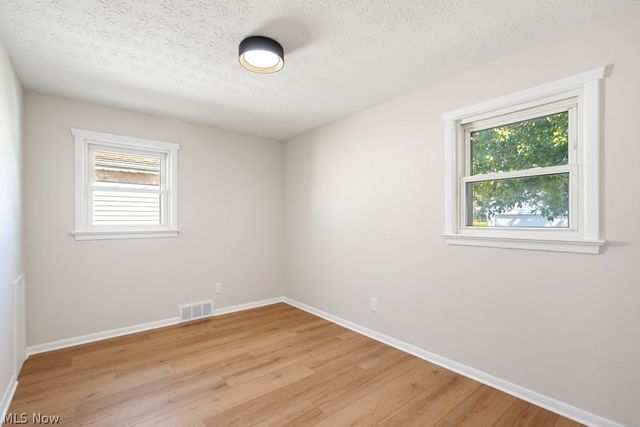 2918 Park Drive, Parma, OH 44134