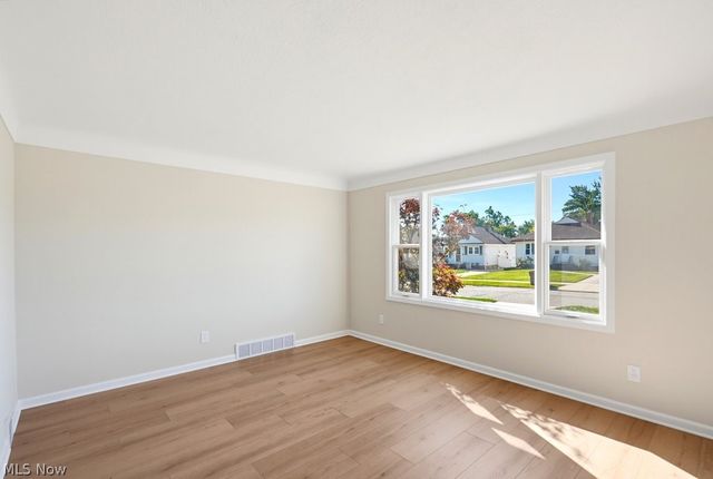 2918 Park Drive, Parma, OH 44134