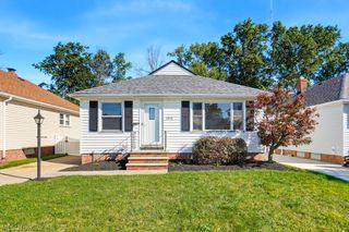 2918 Park Drive, Parma, OH 44134