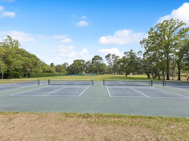 10187 HOLLY BERRY DRIVE, Weeki Wachee, FL 34613