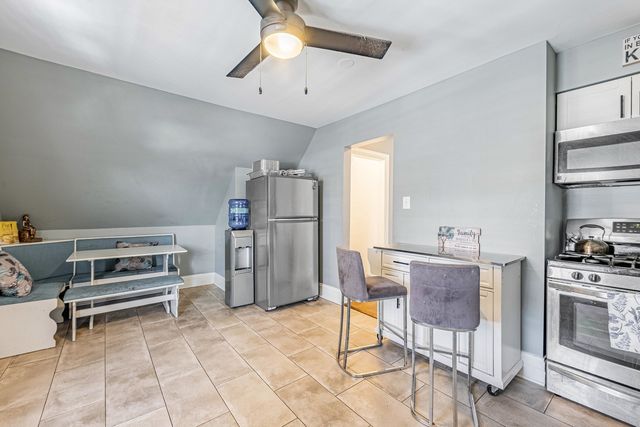 10044 S La Salle Street, Chicago, IL 60628