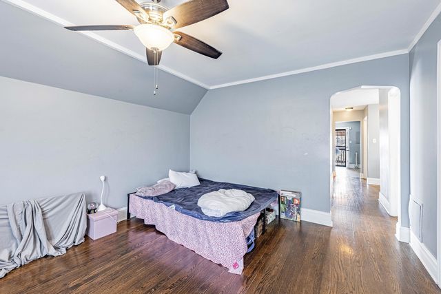 10044 S La Salle Street, Chicago, IL 60628