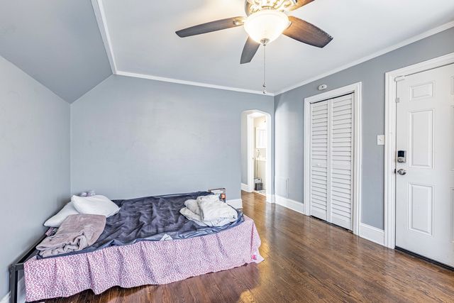 10044 S La Salle Street, Chicago, IL 60628