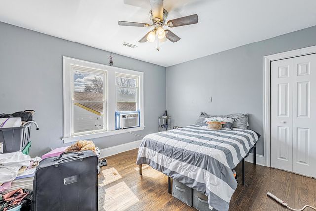 10044 S La Salle Street, Chicago, IL 60628