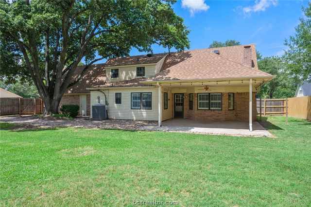 2505 Willow Bend Drive, Bryan, TX 77802