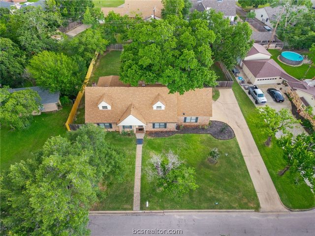 2505 Willow Bend Drive, Bryan, TX 77802