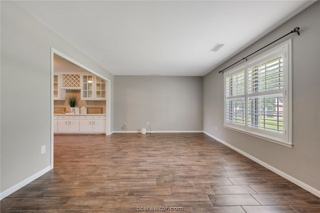 2505 Willow Bend Drive, Bryan, TX 77802