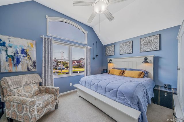 29 North Plaza, Amity Harbor, NY 11701