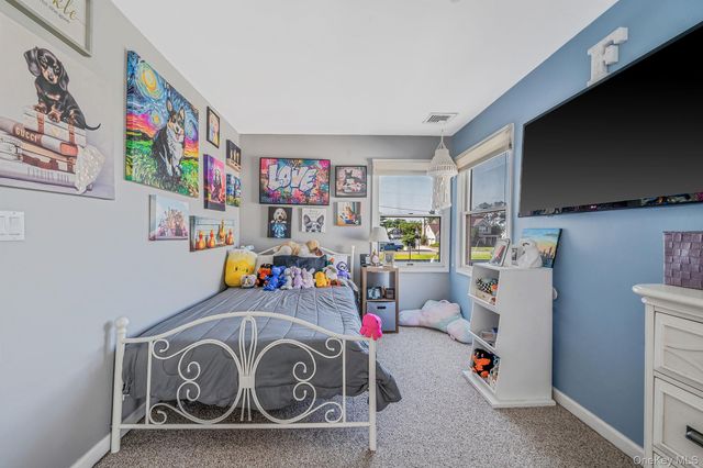 29 North Plaza, Amity Harbor, NY 11701