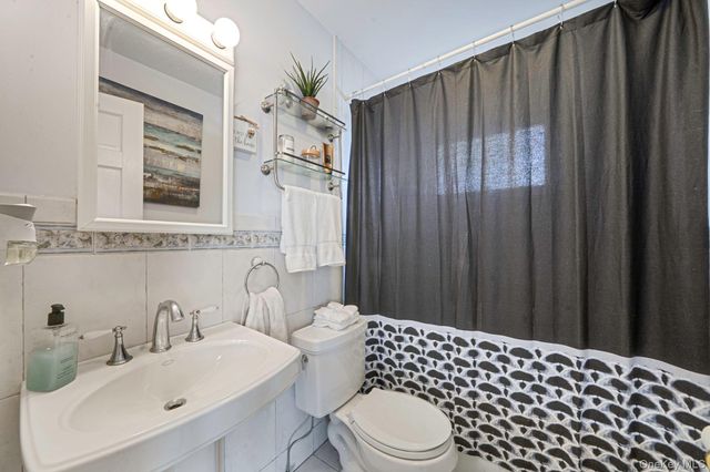 29 North Plaza, Amity Harbor, NY 11701