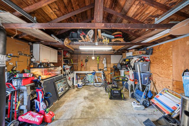 29 North Plaza, Amity Harbor, NY 11701