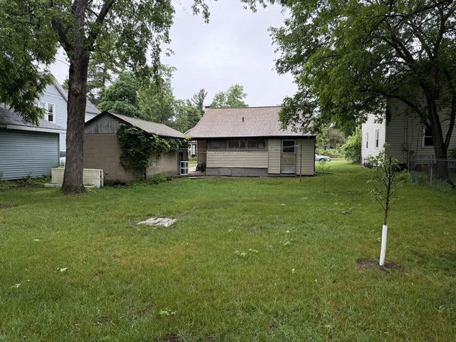 424 E Carroll Street, Portage, WI 53901
