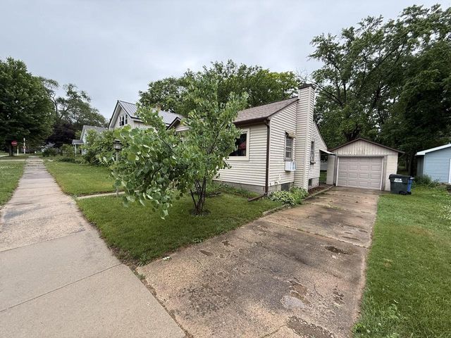 424 E Carroll Street, Portage, WI 53901