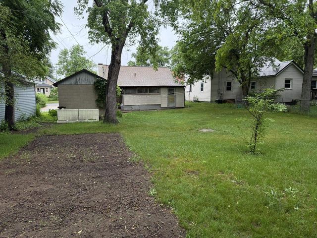 424 E Carroll Street, Portage, WI 53901