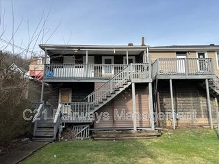344 2nd St, Pitcairn, PA 15140