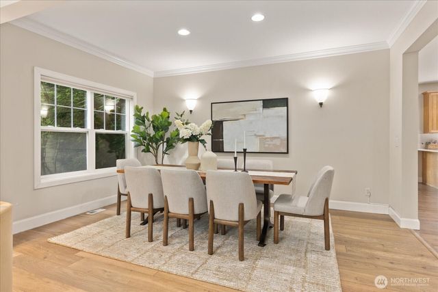 6592 127th Place SE, Bellevue, WA 98006