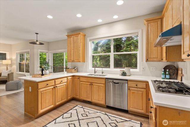 6592 127th Place SE, Bellevue, WA 98006