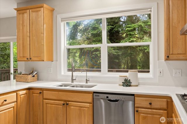 6592 127th Place SE, Bellevue, WA 98006