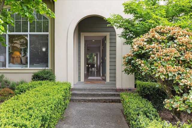6592 127th Place SE, Bellevue, WA 98006