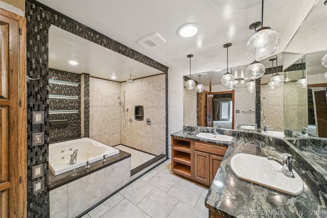8300 S 193rd West Avenue, Sapulpa, OK 74066
