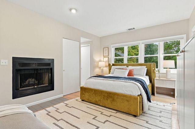 17 Frost St 17, Cambridge, MA 02140