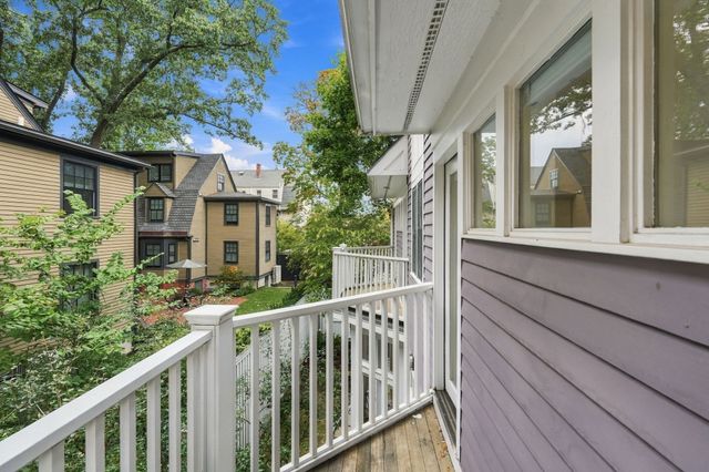 17 Frost St 17, Cambridge, MA 02140