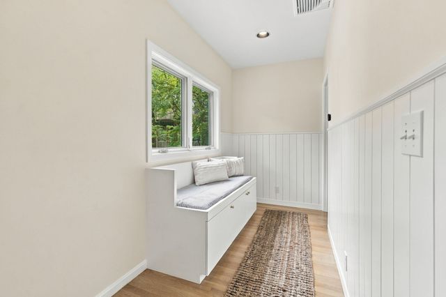 17 Frost St 17, Cambridge, MA 02140