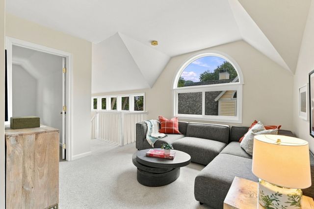 17 Frost St 17, Cambridge, MA 02140