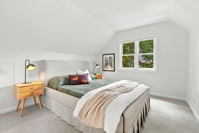 17 Frost St 17, Cambridge, MA 02140