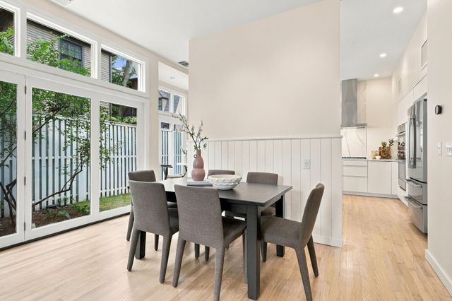 17 Frost St 17, Cambridge, MA 02140