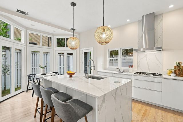 17 Frost St 17, Cambridge, MA 02140
