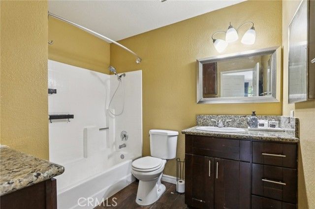 10601 Lakeside J, Garden Grove, CA 92840