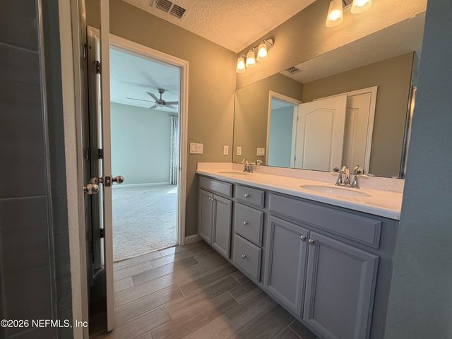 2219 MAJOR OAK Street, Jacksonville, FL 32218