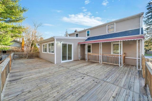 27 Landscape Drive, Wheatley Heights, NY 11798