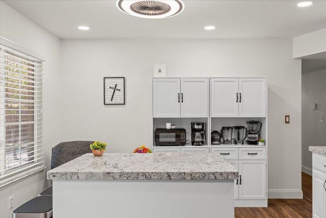 2216 Venus Dr, Ceres, CA 95307