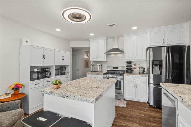 2216 Venus Dr, Ceres, CA 95307