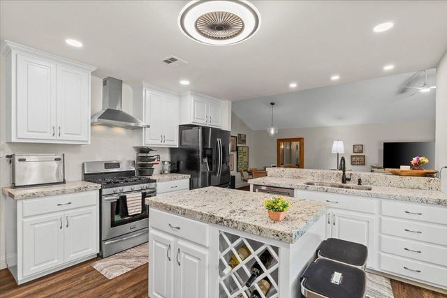 2216 Venus Dr, Ceres, CA 95307