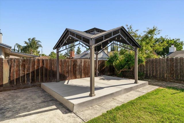 2216 Venus Dr, Ceres, CA 95307