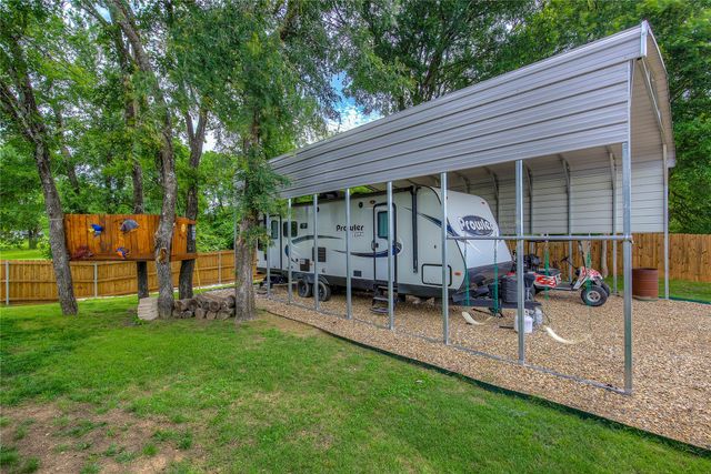 185 Seminole Trail, East Tawakoni, TX 75472