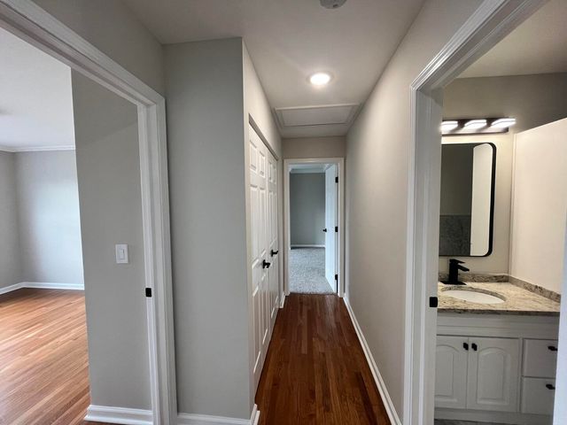 513 Trestle Court, Grayslake, IL 60030