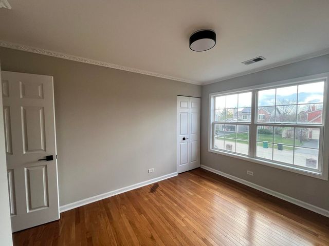 513 Trestle Court, Grayslake, IL 60030