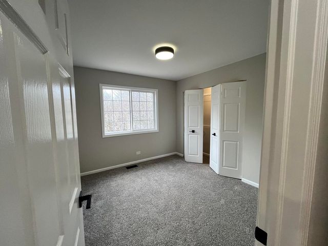 513 Trestle Court, Grayslake, IL 60030