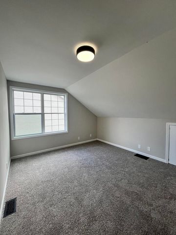 513 Trestle Court, Grayslake, IL 60030