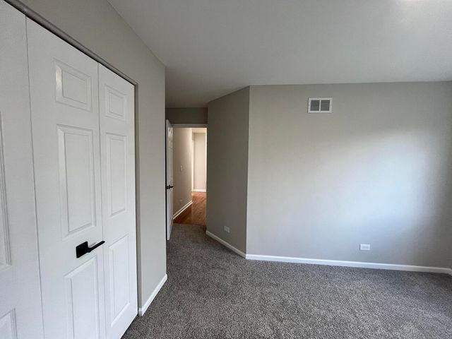 513 Trestle Court, Grayslake, IL 60030