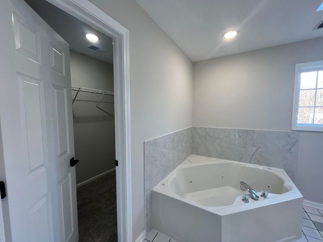 513 Trestle Court, Grayslake, IL 60030